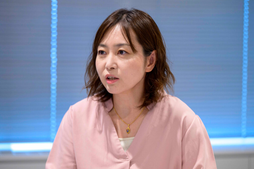 写真:インタビューに応じるTOPPANエッジの浅見さん