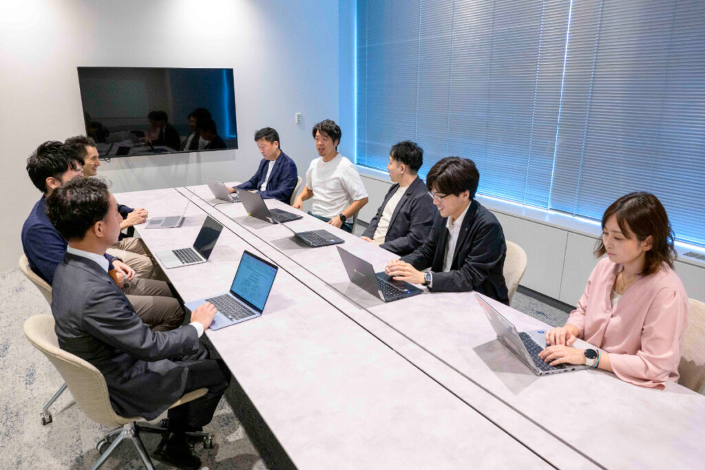 写真:インタビュー中の風景