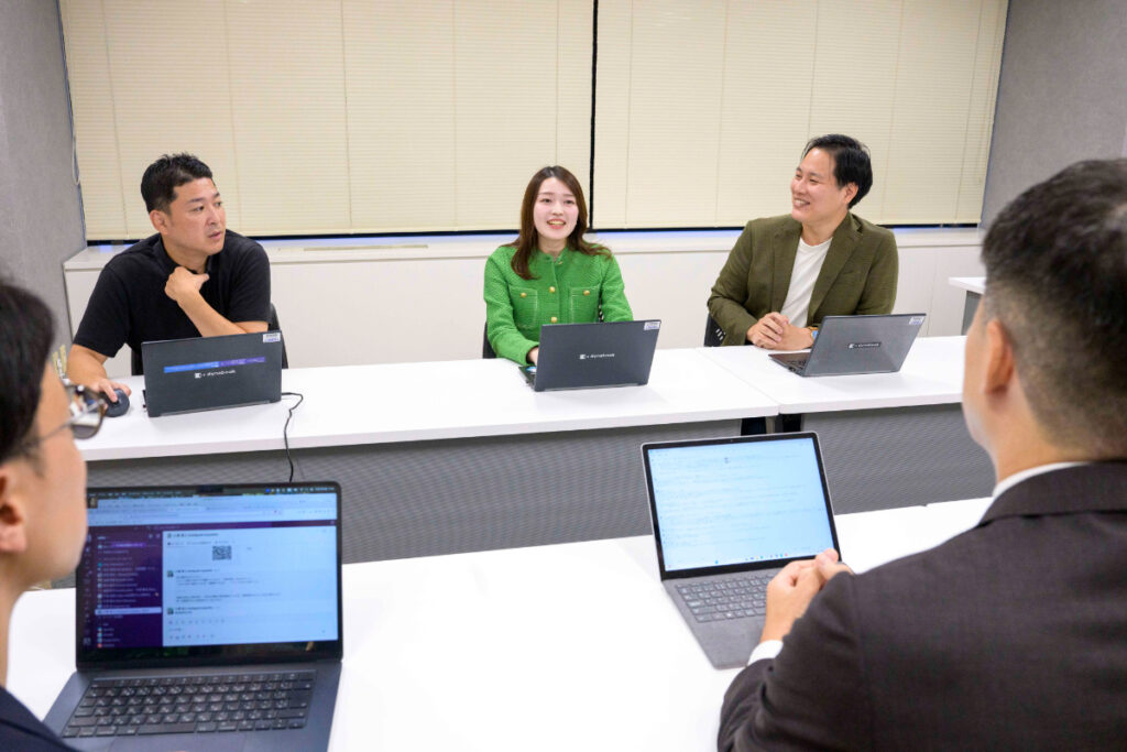 写真:インタビューに応じる東京ガスの3名