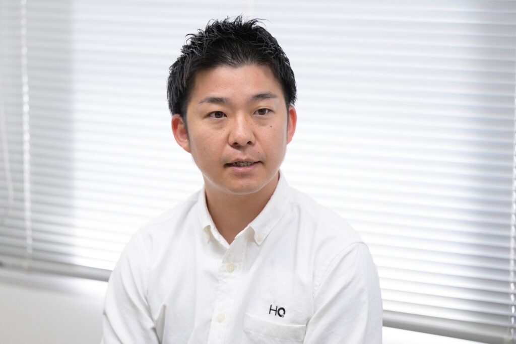 HQ藤永さんのインタビューカット