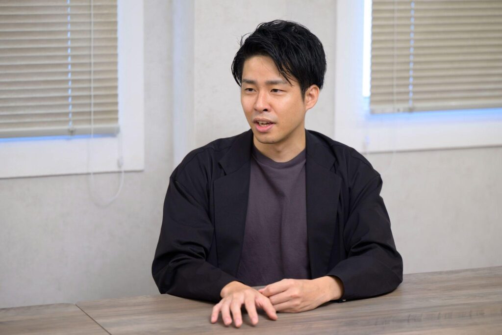 インタビューに答える大羽将徳さん